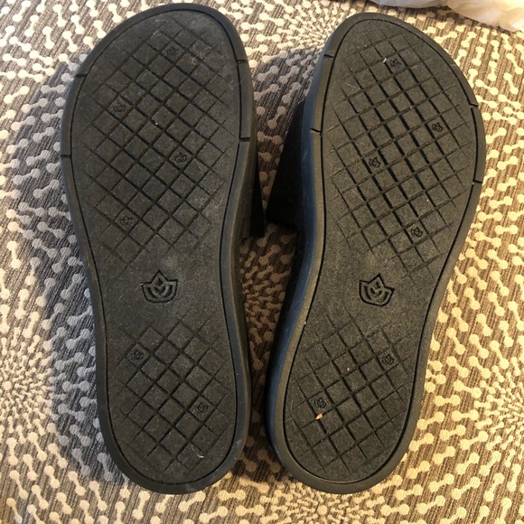 Spenco slip on shoe good for the foot. - Picture 3 of 3